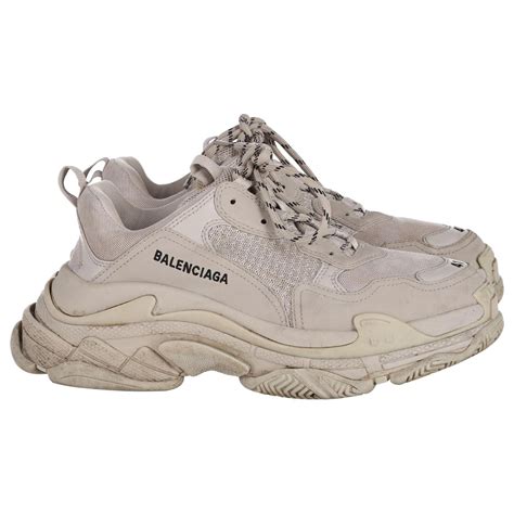 balenciaga triple s beige fake